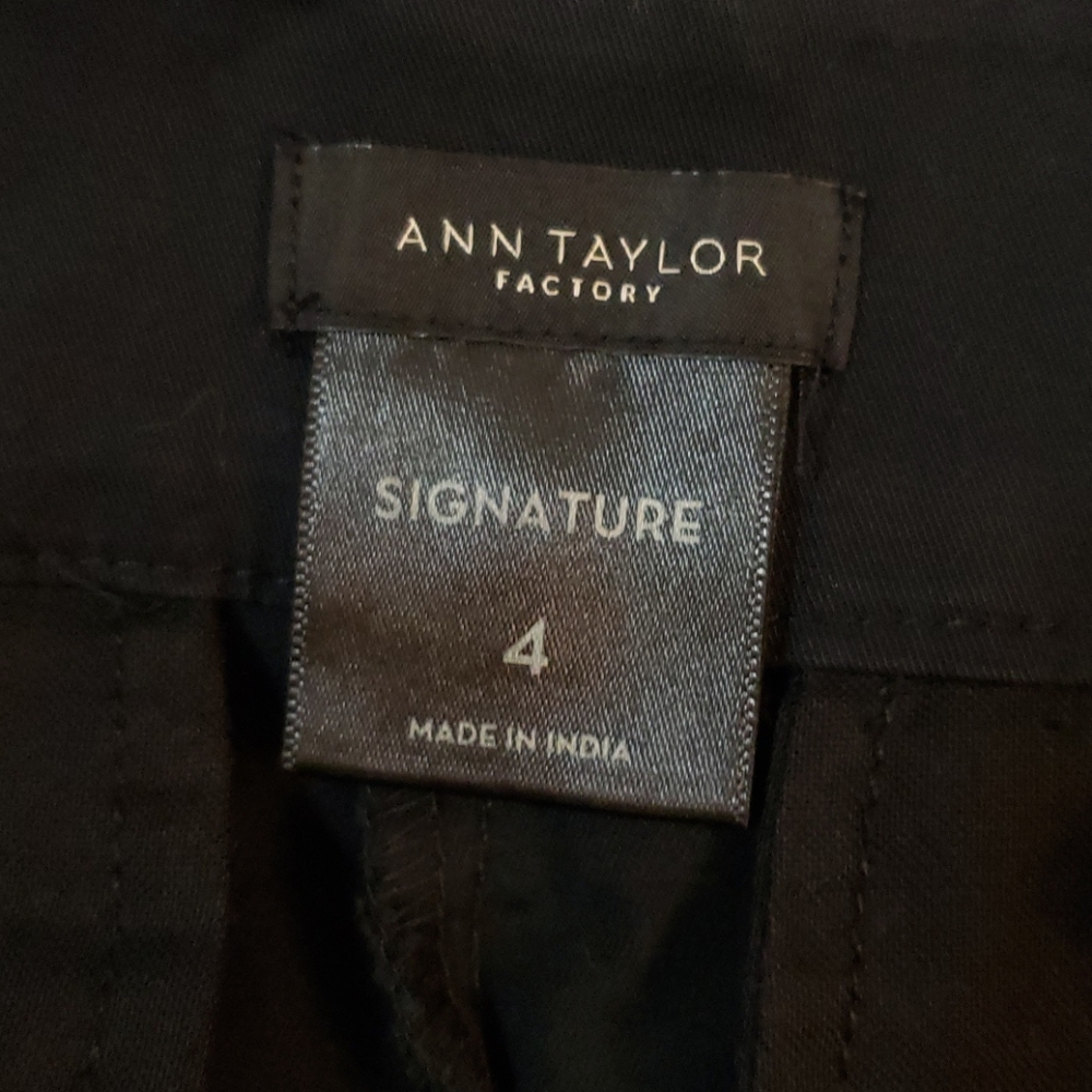 Ann Taylor Factory Signature Black Shorts Sz 4 - Picture 4 of 4